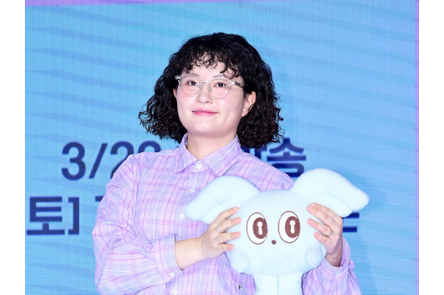 「刑務所レベルだ」“6坪の地下オフィス”を公開したチャンネル登録者100万人の韓国ユーチューバーに批判殺到 画像