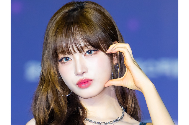 IVE・リズ、海辺で見せたスイムウェアSHOTにファン悶絶「ありえんくらい可愛い」【PHOTO】 画像