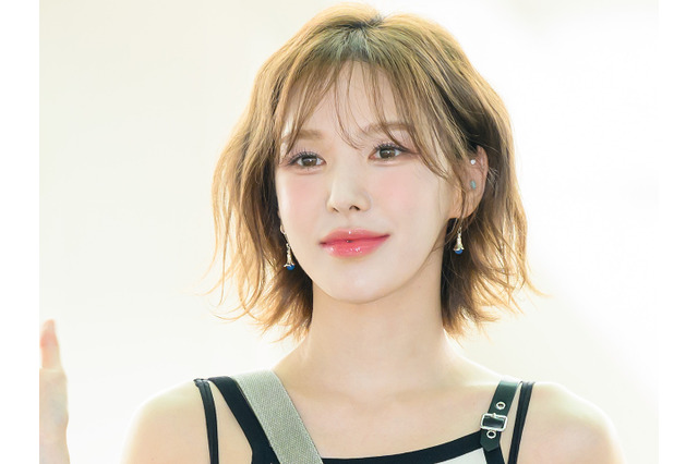 肩まで浮き出た“美鎖骨”にクギ付け…Red Velvet・ウェンディ、無防備キャミ衣装でオーラ全開【PHOTO】 画像