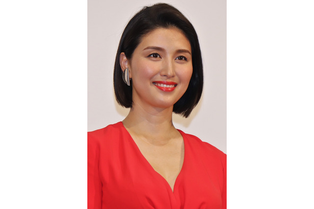 橋本マナミ、イブに開催の「さびしんぼうの会」で夫との出会い 画像