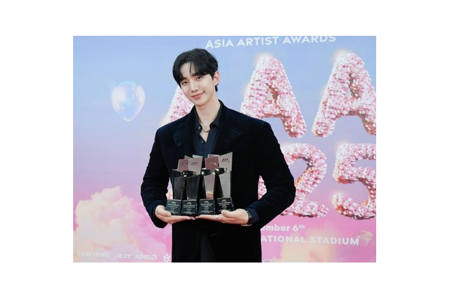 イ・ジュノ、AAA2025を席巻　MCから4冠まで見せた完璧な一日 画像