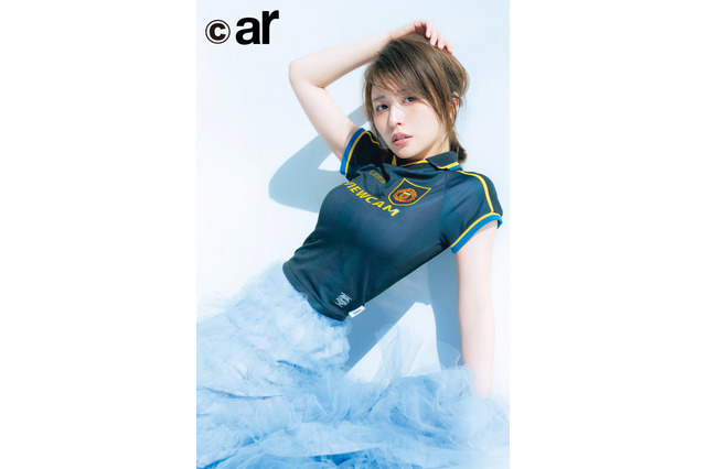 長濱ねる、タイトなユニフォーム姿で初表紙！オファー時の心境は「いいのかな？と、恐縮な気持ち」 画像