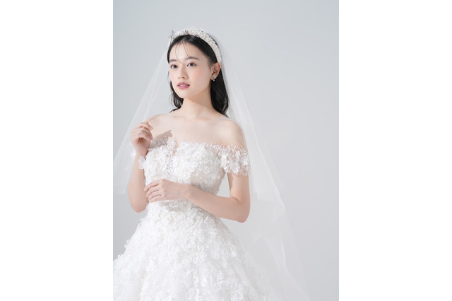 来期朝ドラ『風、薫る』主演・上坂樹里、美しすぎるウェディングドレス姿に反響！「世界一の花嫁さん」「ドレス似合いすぎてます」 画像