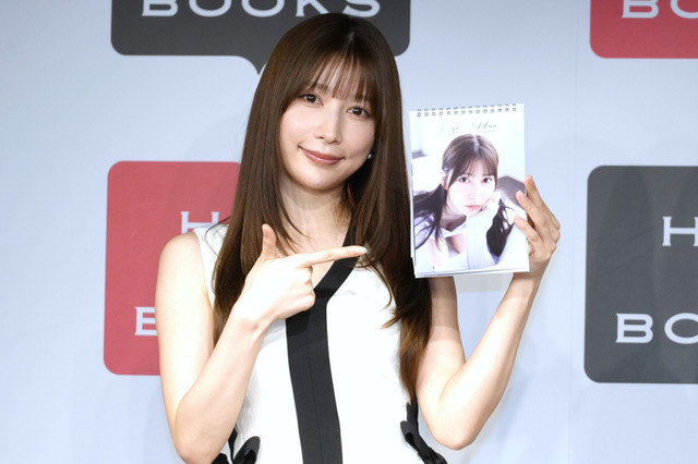 雪平莉左、2026年のカレンダーは「“普段の私の感じ”が出ています！」 画像