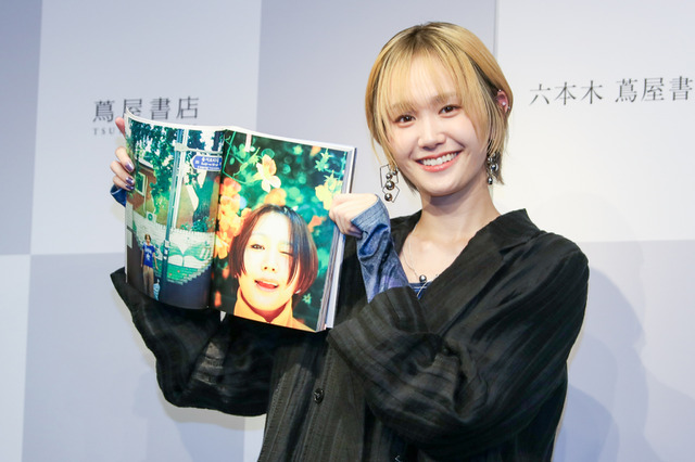 尾碕真花、6年ぶりの写真集で“過去の自分”にエール「こんな風になれるから大丈夫」 画像