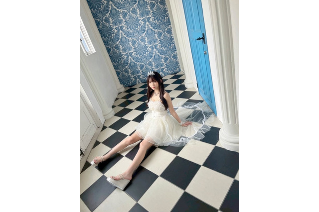 えなこ、プリンセス風のドレス姿オフショにファン歓喜！「どこの国のお姫様ですか？」 画像