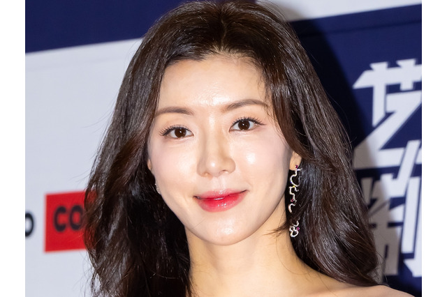 元BIGBANGメンバーが中心の最悪のスキャンダルに夫が関与、一度は姿を消した女優が6年ぶりに公の場へ 画像