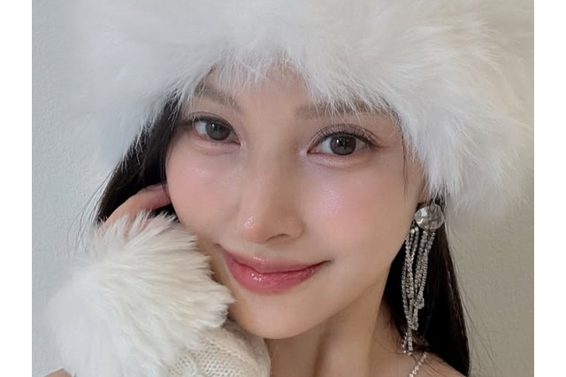 思わずドキッとする“白ふわ”オフショル…KARA・ギュリ「メリーギュリスマス」に茶目っ気発揮【PHOTO】 画像