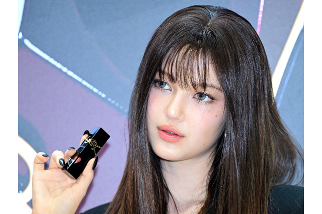 契約解除発表の当日に…NewJeans脱退メンバー・ダニエル、“練炭ボランティア”に参加【PHOTO】 画像