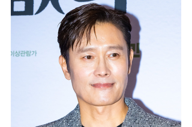 俳優イ・ビョンホン、旅行中に腸炎に苦しむ2歳の娘を付きっ切りで看病「外出できずに徹夜して…」 画像