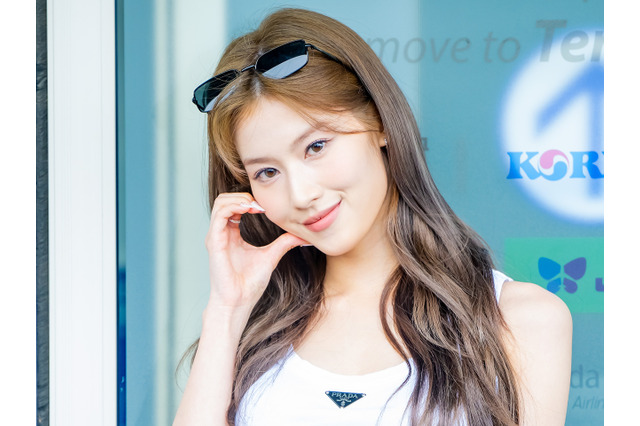 TWICE・サナ、スポブラ姿で際立つボリューム感！女神の笑顔で健康的な美しさを披露【PHOTO】 画像