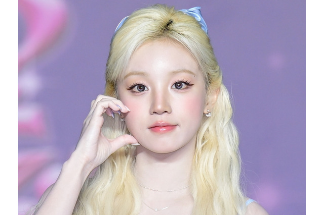 「女神だ…」i-dle・ウギ、幻想的な“赤髪”にイメチェン！息をのむ美貌に反響続々【PHOTO】 画像