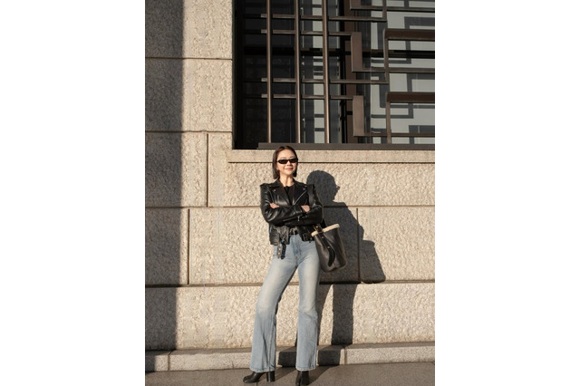 村重杏奈、カッコ良すぎる革ジャン&サングラス姿に！仕事モード全開の投稿をファン絶賛 画像