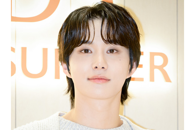 NCT・ジョンウ、基礎軍事訓練修了を報告！“軍服姿”の爽やかビジュアルに釘付け「かっこいい」【PHOTO】 画像