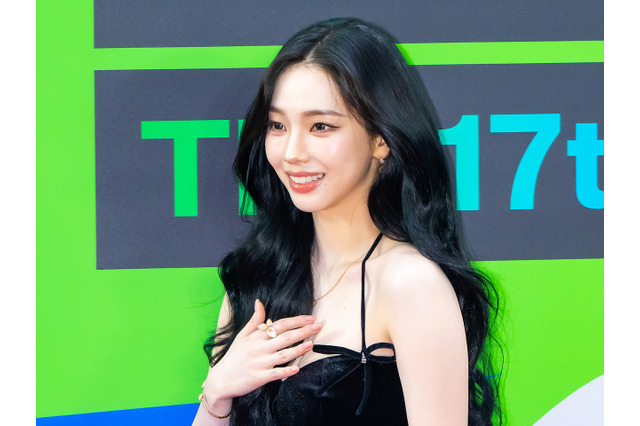 日本で大活躍！aespa・カリナ、ぴっちりニットで際立つボリューム感…光沢感あるヤワ肌も【PHOTO】 画像