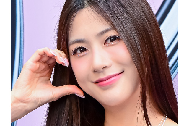 ボリューム際立つ見下ろしショットに釘付け！Apink末っ子オ・ハヨンが「カムバック初週」を報告【PHOTO】 画像