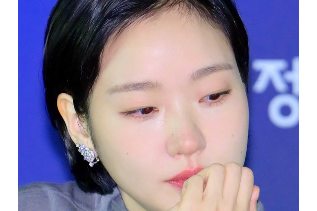 3年前に急逝した俳優との褪せない友情…キム・ゴウンが有名作多数出演俳優の樹木葬の場所を訪問 画像