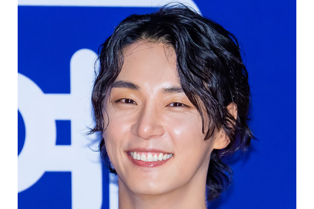 韓国俳優（39）の母が44年ぶりに中学卒業…勉強を諦めざるを得なかった事情に周りが涙 画像