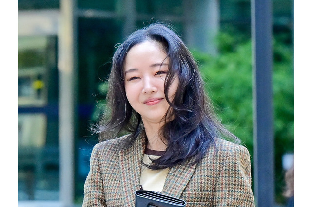 「NewJeansの母」はどこへ　100億ウォン訴訟の前で崩れ落ちた“母性愛”の仮面　 画像