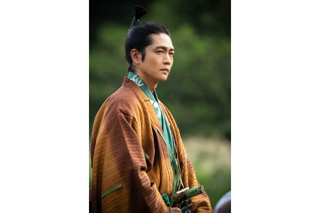 大河ドラマ『豊臣兄弟！』徳川家康役・松下洸平、信長演じる小栗旬への思い語る！「目が合うとセリフが飛んでしまうほどかっこいい」 画像