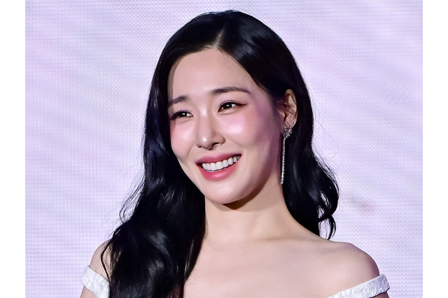 俳優彼氏と“結婚前提”交際中の少女時代・ティファニー、「プレ花嫁」級のドレス姿に反響！ 画像