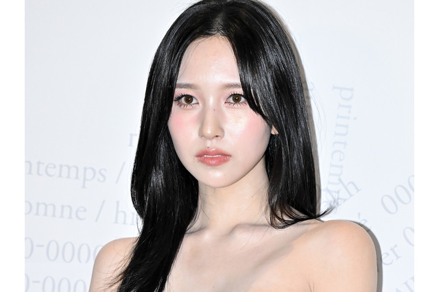 息をのむ美貌…TWICE・ミナ、黒ドレスで妖艶オーラ全開！“女神級”の美しさに「エグイ」「信じられない」 画像