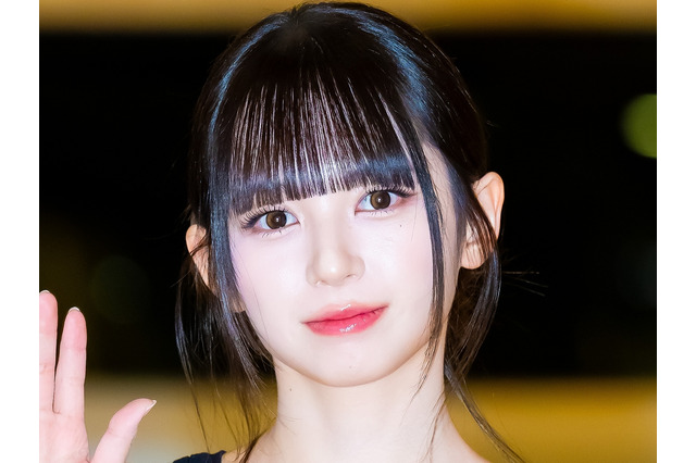 「ヤバすぎぃ」日本人K-POPアイドル、美くびれ全開！みぞおち下まで大胆露出のトップス姿に釘付け 画像