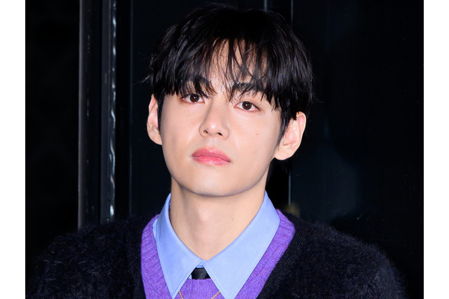 BTS・V、日本の美容整形医が「国宝級イケメン」と絶賛！キュートとハンサムの完璧な調和に注目 画像