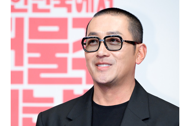 ハ・ジョンウが熱愛発覚後、初の公の場に　恋人女優について堂々と言及「変わらぬ愛情と支持をくれる人」 画像