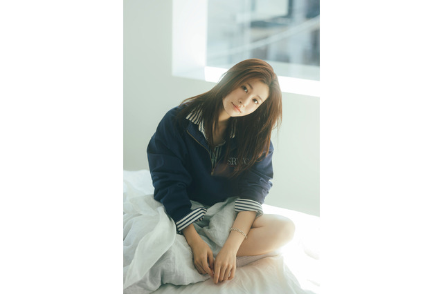 生見愛瑠、春ムードただようナチュラルグラビア披露！『FLASH』表紙＆巻頭に登場 画像