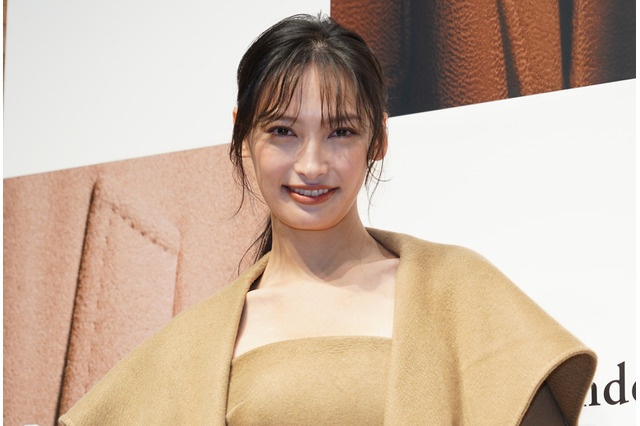 大政絢、タイトなピラティスウェア姿公開！引き締まった美ボディに反響 画像