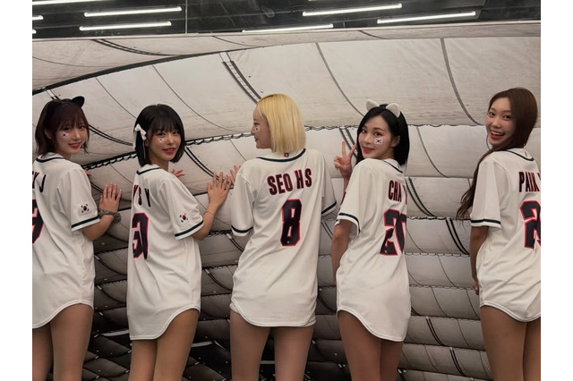 【写真】あれ、ズボンは!? 来日した韓国美女チア軍団、後ろ向きポーズで魅せた驚愕の“美ライン”にファン悶絶 画像