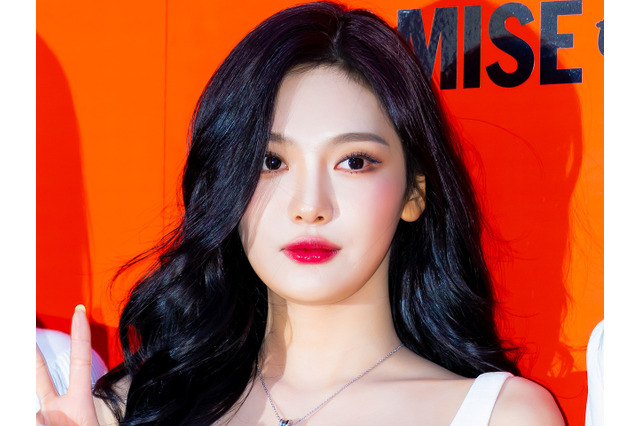 「化粧していないとブサイクだ」aespa・ニンニン、“すっぴん配信”での悪質コメントに痛烈な返答で話題 画像