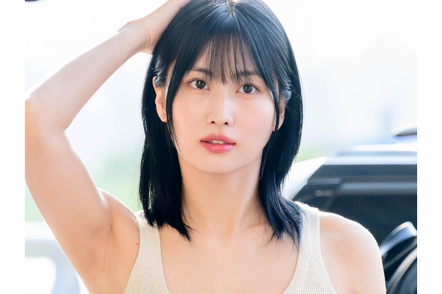 TWICE モモ、あわや…？大胆ワンショルダーのミニドレスで魅せる究極の美貌 画像