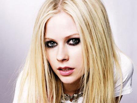 アヴリル ラヴィーンが七変化 女子高生から大人の女性へ Rbb Today