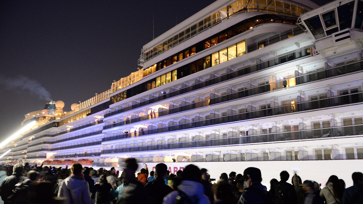 その大きさに圧倒される 豪華客船 クイーン エリザベス号 横浜港大さん橋へ Rbb Today