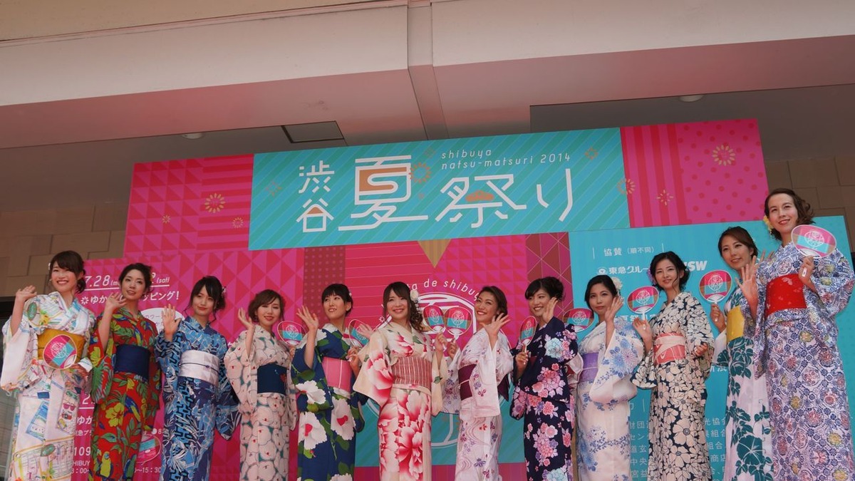 渋谷ハチ公前に浴衣の美女が集合 Rbb Today 渋谷ハチ公前に浴衣の美女が集合 Rbb Today