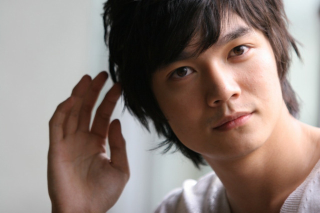 春のワルツ 主演ソ ドヨンがインタビューで兵役時の写真を公開 Rbb Today