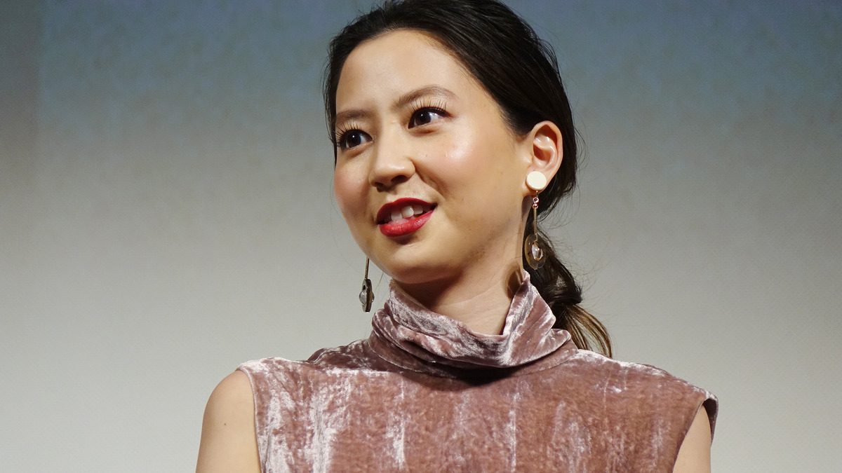 河北麻友子 背中ぱっくりセクシー衣装で登場 19年代のビンテージ感のあるワンピで 1枚目の写真 画像 Rbb Today