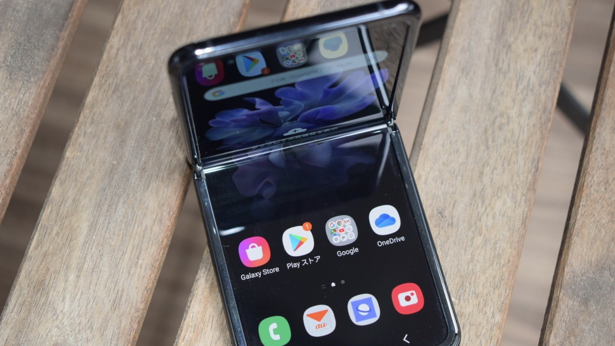 レビュー 発売になったばかりの折りたたみスマホ Galaxy Z Flip その使い勝手はいかに Rbb Today