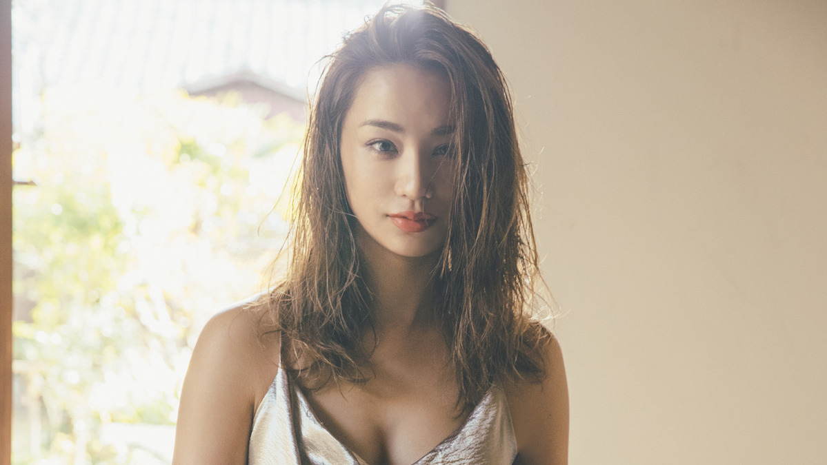 高橋メアリージュン 美スタイル際立つセクシー衣装を披露 Rbb Today