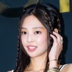 「アンダーウェアだけ」と話題に…BLACKPINK・ジェニー、『サマソニ』で見せた“攻め衣装”の真意とは