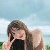 「まだ夏…だよね？」内田理央、チューブトップで大胆に肌見せしたオフショット公開！「可愛すぎ」とファン歓喜