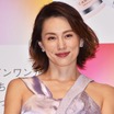 米倉涼子、安住アナとの消えない交際疑惑 10万円のペアスニーカーをプレゼント