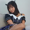 西永彩奈、”いいニーハイの日”に網ニーハイで美脚露出