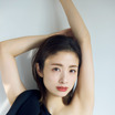 上戸彩、変わらぬ美貌とスタイルを大胆見せ！透明感溢れる色白素肌をのぞかせて…