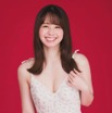 小池里奈、胸元開きワンピで美谷間ちらり！『アサヒ芸能』オフショット公開