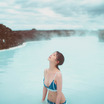 長濱ねる、8年ぶりの水着姿！ アイスランドの地熱温泉をうっとりと堪能