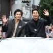大河ドラマ『豊臣兄弟！』仲野太賀＆小栗旬が名古屋まつりに登場！人生初のパレードに小栗「パワーをもらいました」