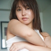 本郷柚巴「圧倒的ゆずボディ」解放した3rd写真集